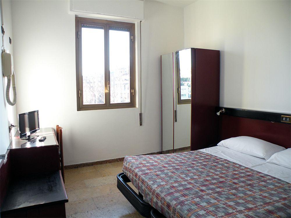 מילאנו Hotel Virgilio מראה חיצוני תמונה